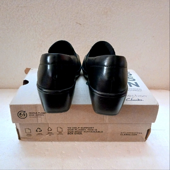 Clarks - Picture 3 of 4